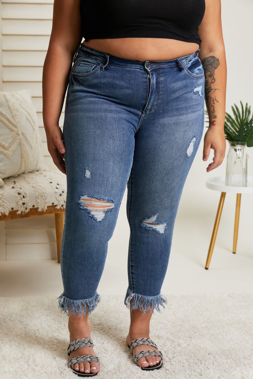 Cello Nicole Frayed Hem Cropped Jeans -