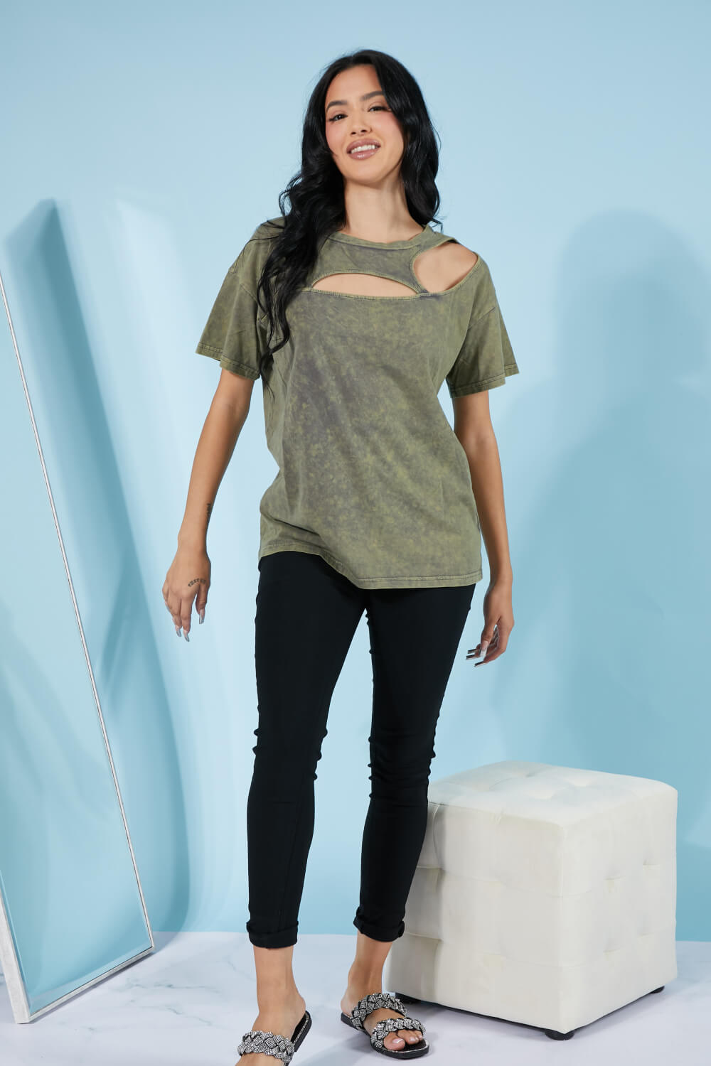 BiBi Best-Kept Secret Acid Wash Cutout Tee in Vintage Olive -