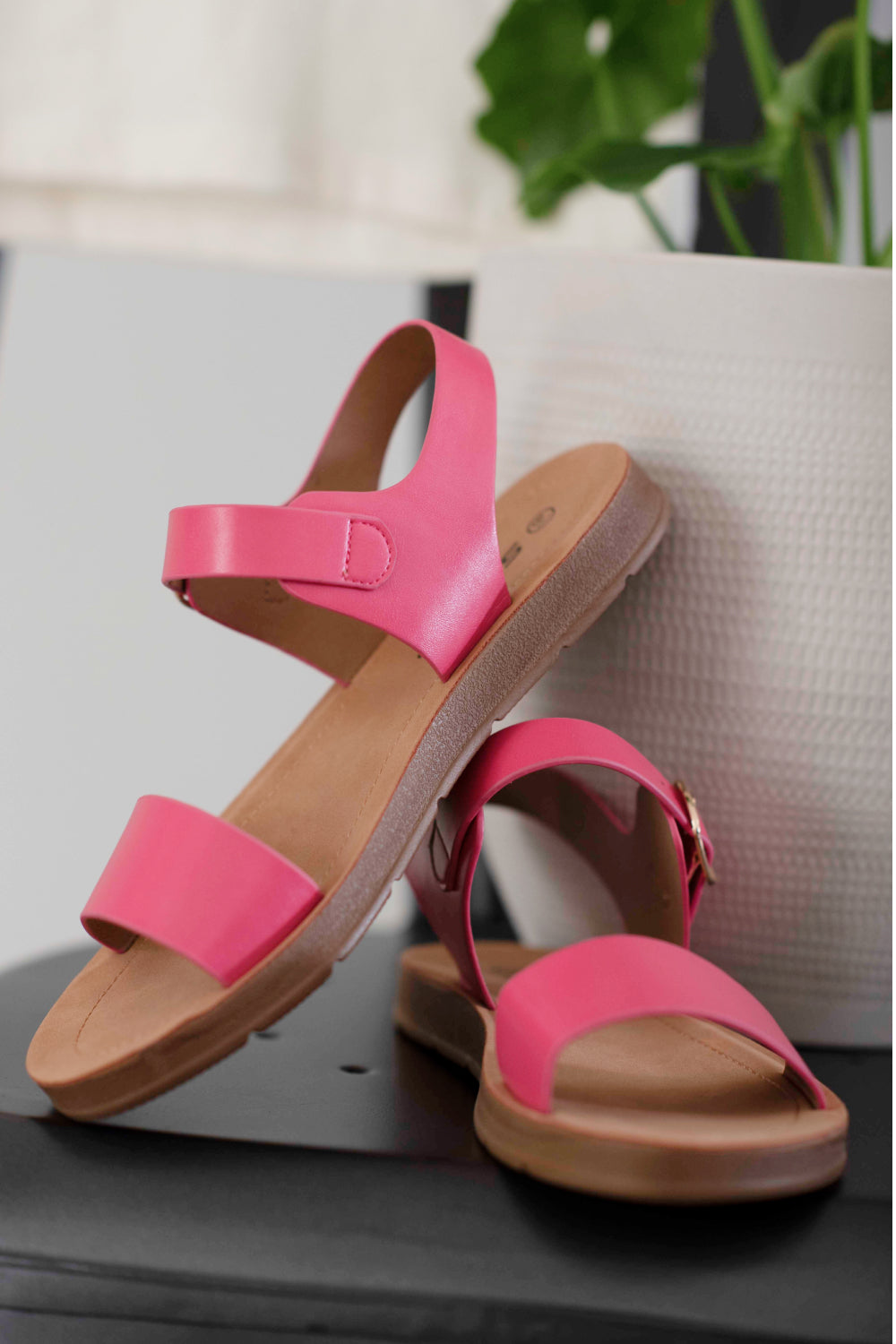 SODA Great Insight Buckle Sandals -