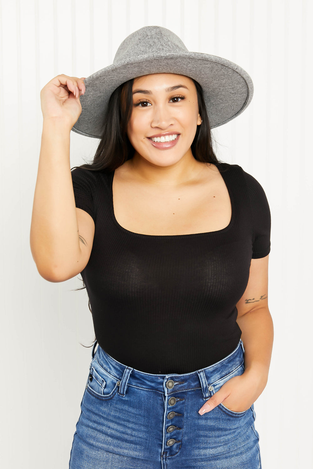 GeeGee In the Moment Short-Sleeve Bodysuit - Black / S