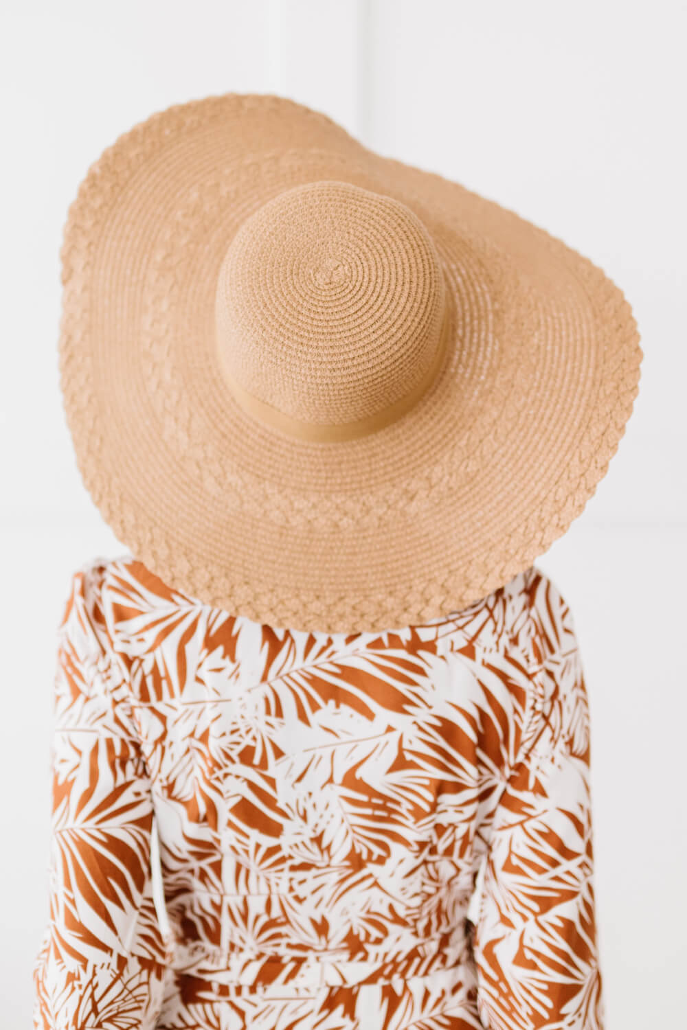 Justin Taylor Ocean Avenue Floppy Straw Hat - Beige / One Size