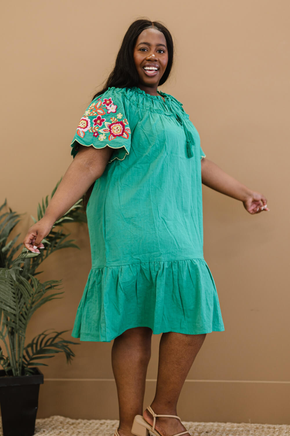 Davi & Dani Flowers for You Full Size Embroidered Dress in Green -